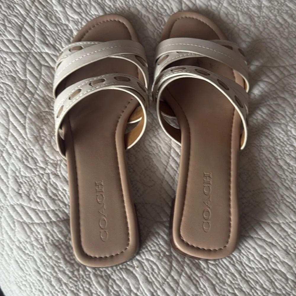 Coach Ariana slip on sandals Size 10